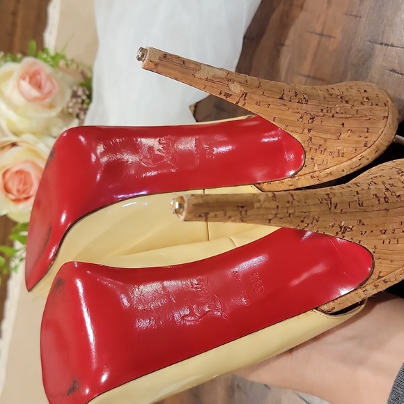 Authentic Loubatin high heels - Picture 9 of 10